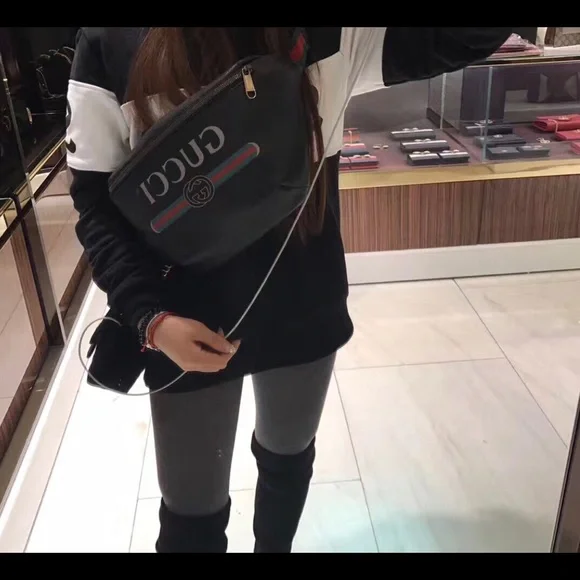 Authentic Gucci logo leather belt bag. - Picture 7 of 8